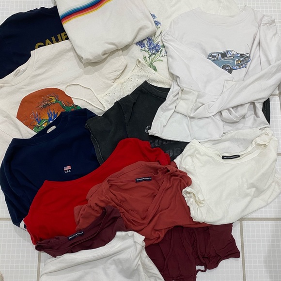 BRANDY MELVILLE BUNDLE! - Picture 1 of 7